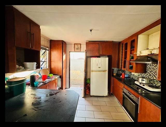 3 BEDROOM HOUSE FOR SALE IN OLIFANTSFONTEIN